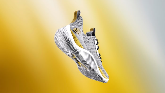 Rear view of Stephen Curry's grey and gold shoes.